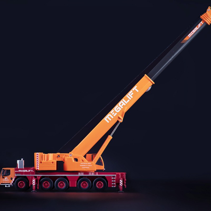 IMC Models 33-0130 - Liebherr LTM 1250-5.1 Mobile Crane Megalift - Scale 1:87