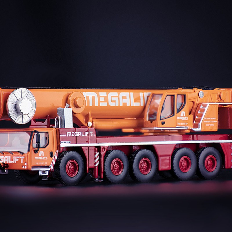 IMC Models 33-0130 - Liebherr LTM 1250-5.1 Mobile Crane Megalift - Scale 1:87