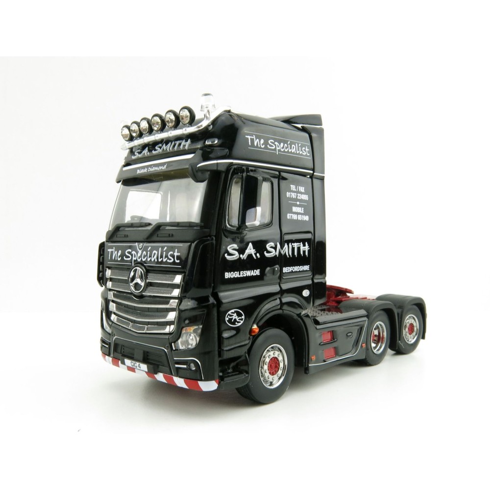 IMC Models 33-0160 Mercedes-Benz Actros GigaSpace 6x2 Prime Mover RHD - S.A. Smith - 1:50