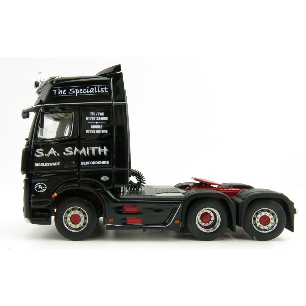 IMC Models 33-0160 Mercedes-Benz Actros GigaSpace 6x2 Prime Mover RHD - S.A. Smith - 1:50