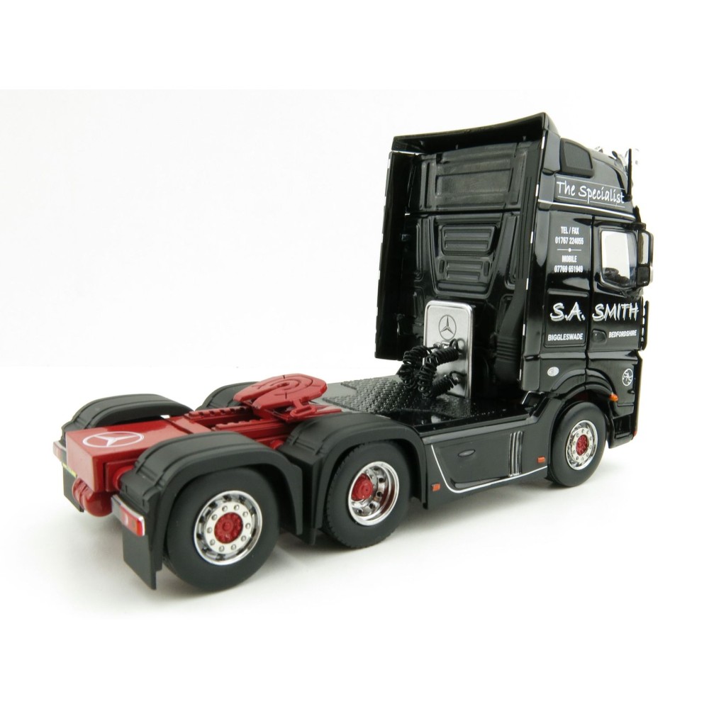 IMC Models 33-0160 Mercedes-Benz Actros GigaSpace 6x2 Prime Mover RHD - S.A. Smith - 1:50