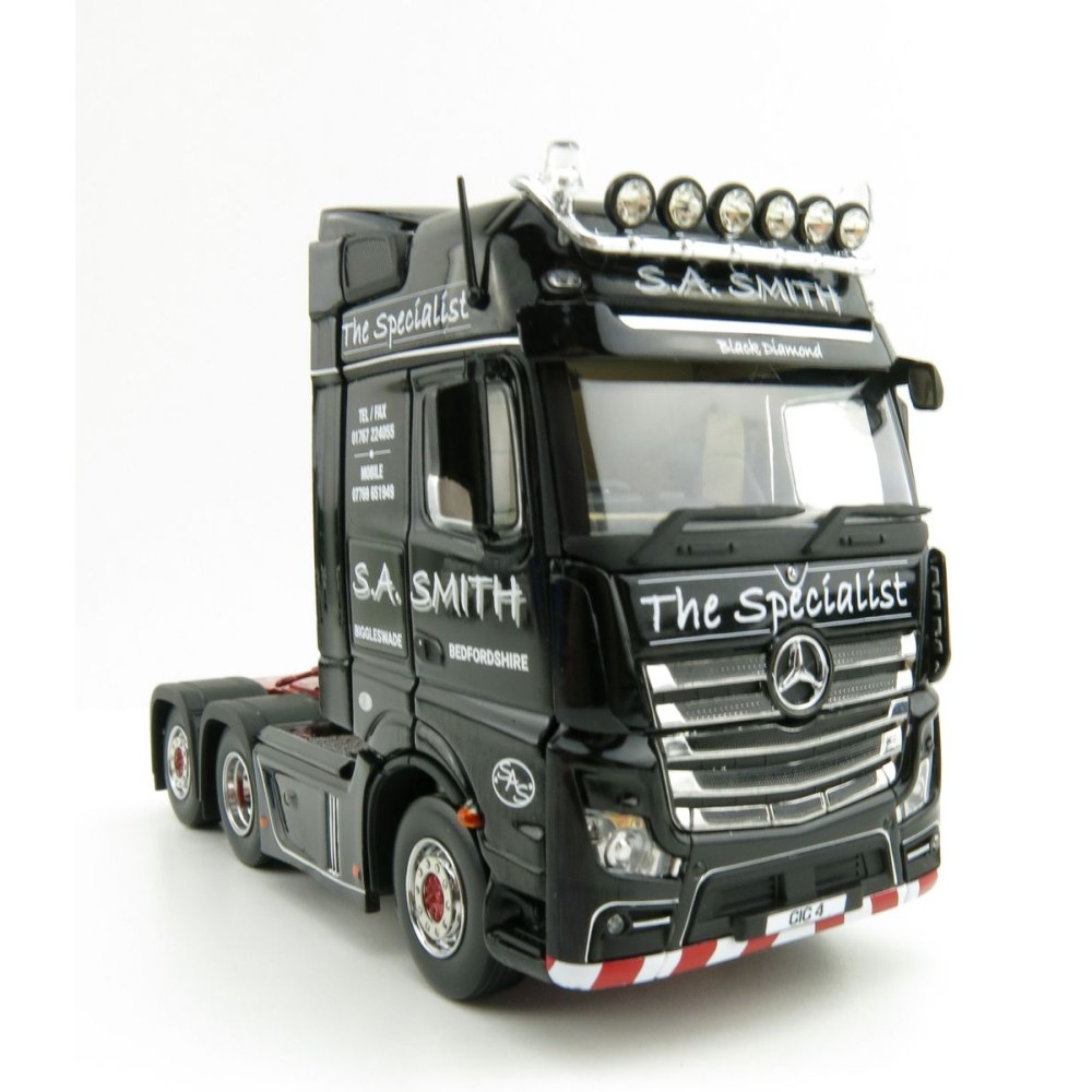 IMC Models 33-0160 Mercedes-Benz Actros GigaSpace 6x2 Prime Mover RHD - S.A. Smith - 1:50