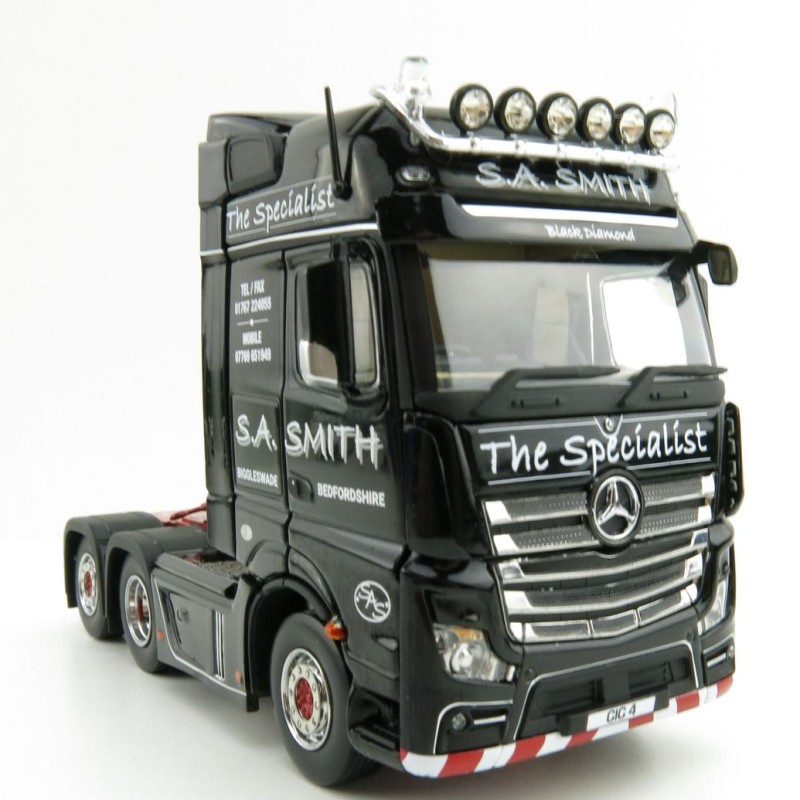 IMC Models 33-0160 Mercedes-Benz Actros GigaSpace 6x2 Prime Mover RHD - S.A. Smith - 1:50