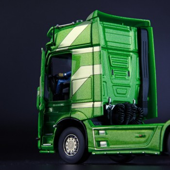 IMC Models 33-0170 Mercedes-Benz Actros GigaSpace 4x2 Prime Mover - Robin Eriks - 1:50