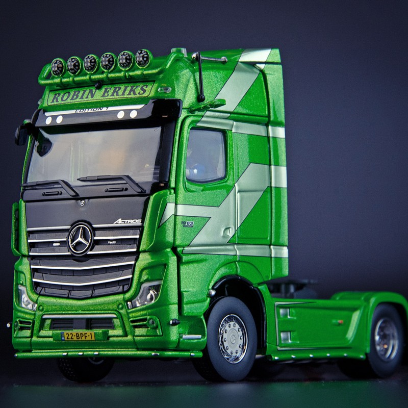 IMC Models 33-0170 Mercedes-Benz Actros GigaSpace 4x2 Prime Mover - Robin Eriks - 1:50