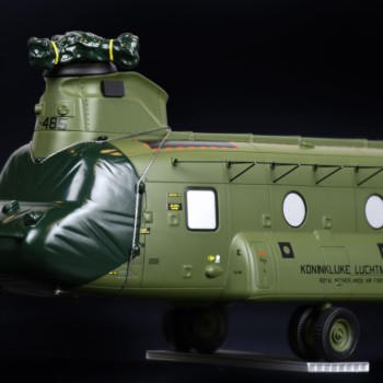 IMC Models 33-0193 Loads and Tools Chinook Helicopter Load - Scale 1:50