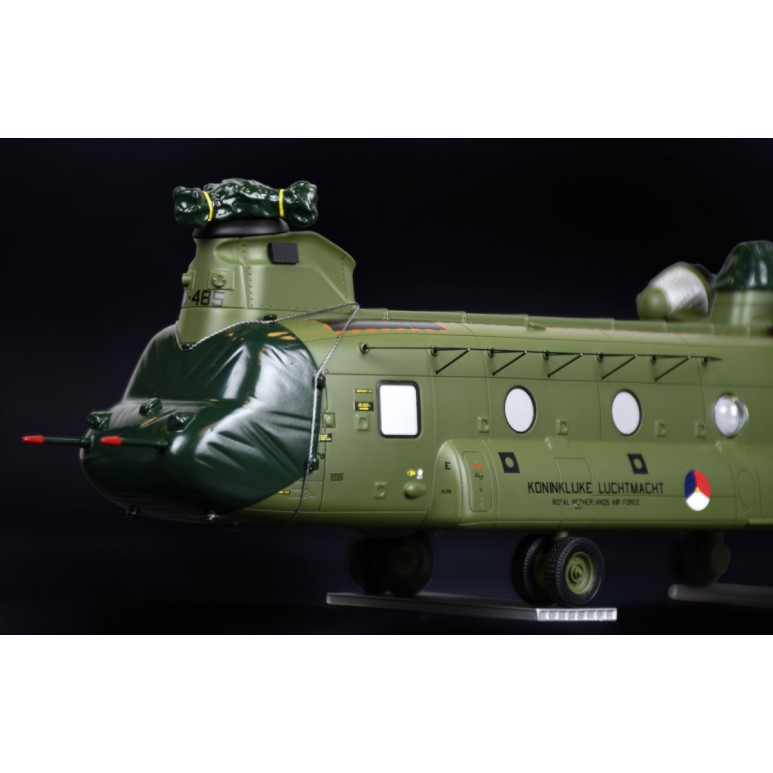 IMC Models 33-0193 Loads and Tools Chinook Helicopter Load - Scale 1:50