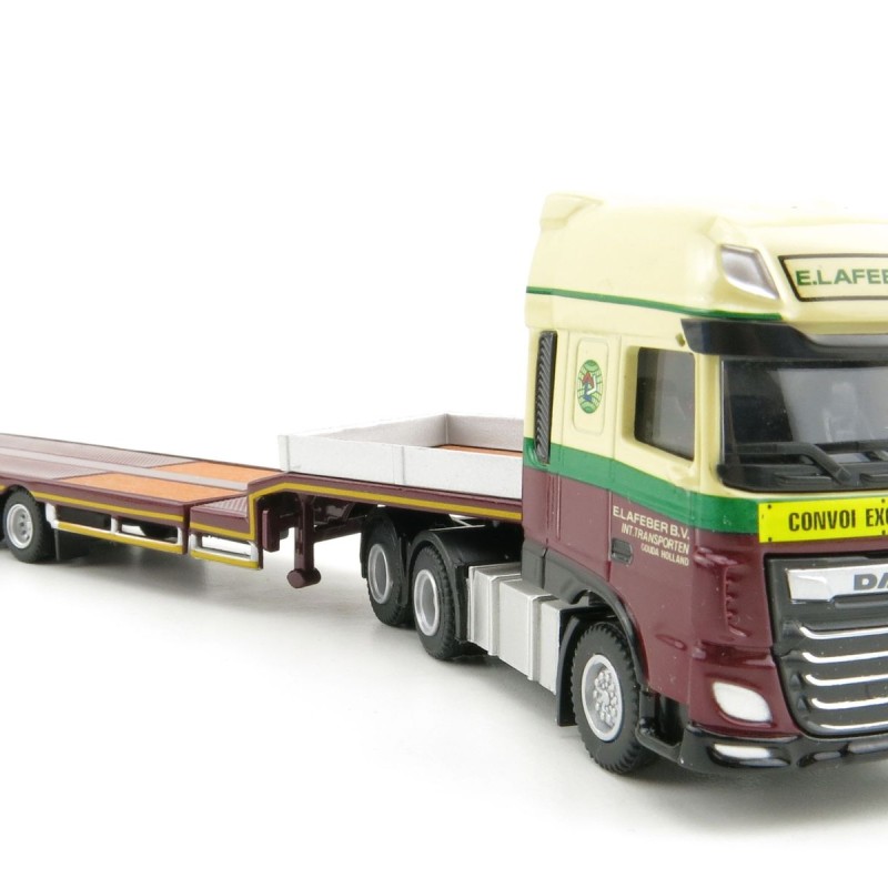 IMC Models 70-1003 - DAF XF Super Space Cab 6x4 with a Semi Low loader 3 axle E. Lafeber - Scale 1:87