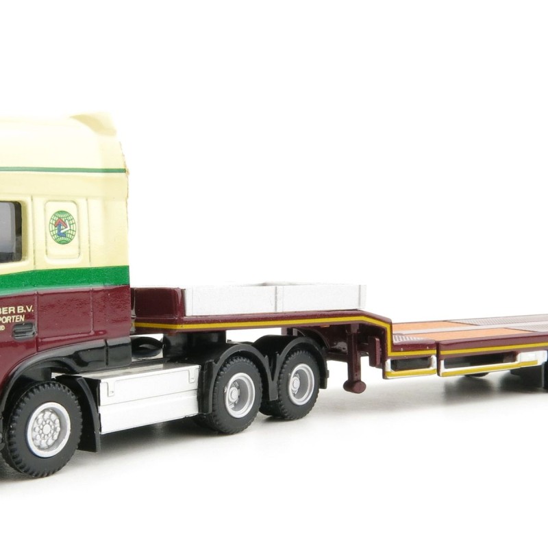 IMC Models 70-1003 - DAF XF Super Space Cab 6x4 with a Semi Low loader 3 axle E. Lafeber - Scale 1:87