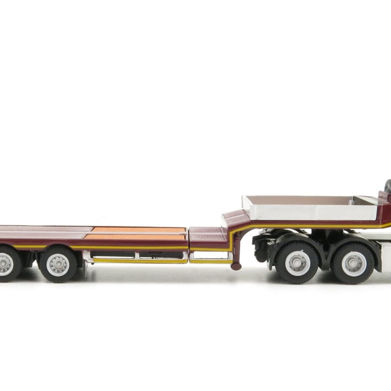 IMC Models 70-1003 - DAF XF Super Space Cab 6x4 with a Semi Low loader 3 axle E. Lafeber - Scale 1:87
