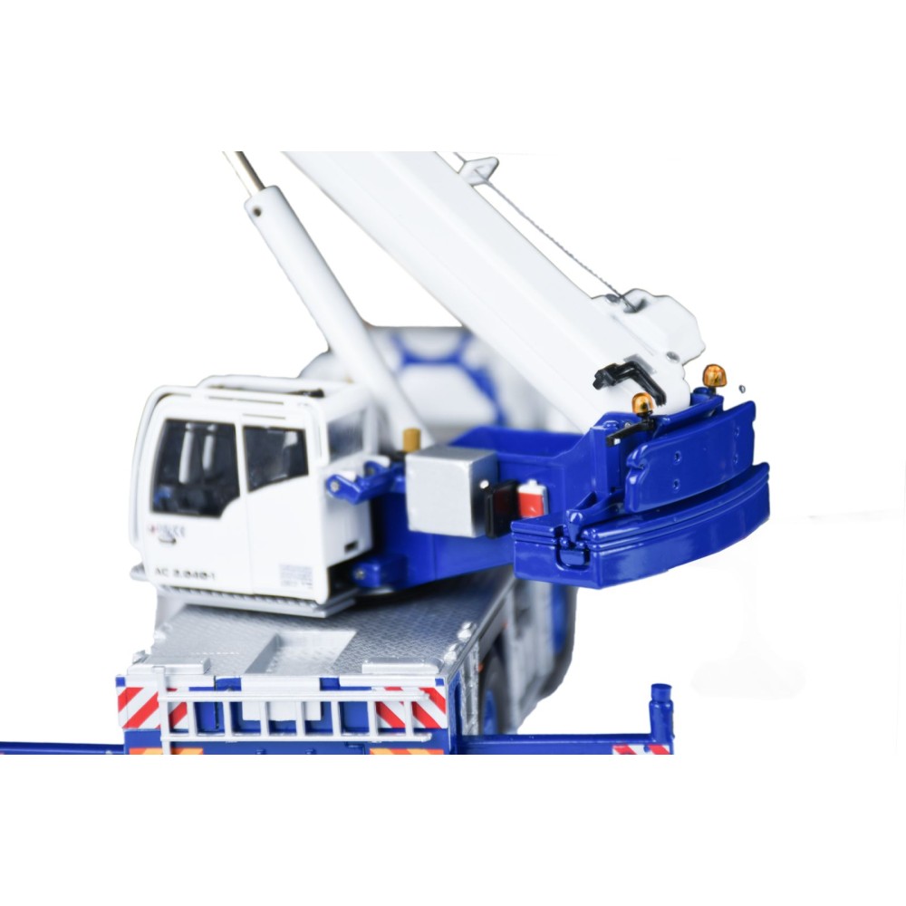 IMC Models 80-1026 Tadano AC 2.040-1 All Terrain Mobile Crane - Scale 1:50