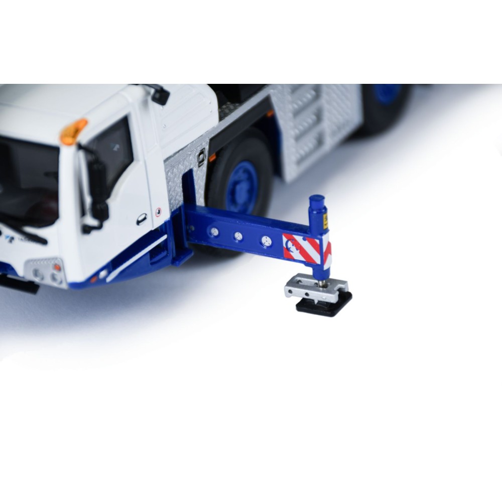 IMC Models 80-1026 Tadano AC 2.040-1 All Terrain Mobile Crane - Scale 1:50