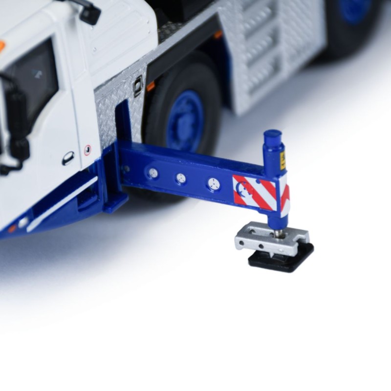 IMC Models 80-1026 Tadano AC 2.040-1 All Terrain Mobile Crane - Scale 1:50