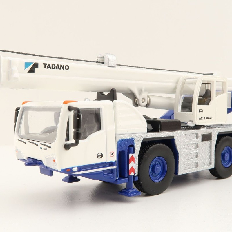 IMC Models 80-1028 Tadano AC 2.040-1 All Terrain Mobile Crane - Scale 1:87