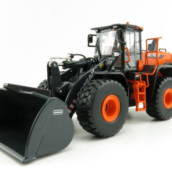 IMC Models 99-10101 Doosan DL420-7 Wheel Loader 1:50 