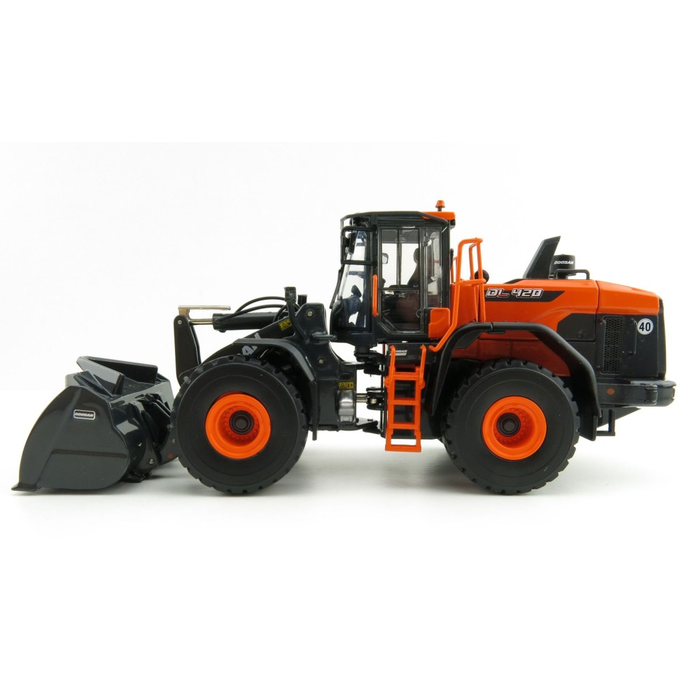 IMC Models 99-10101 Doosan DL420-7 Wheel Loader 1:50 