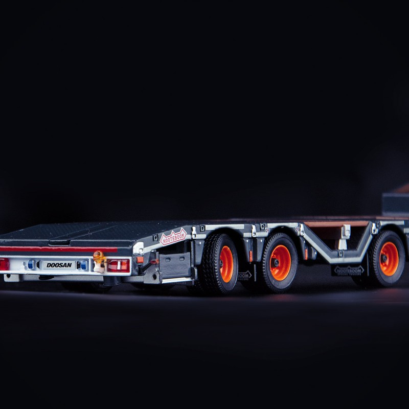 IMC Models 99-10102 Mercedes-Benz Actros 6x4 with Nooteboom OSDS Low Loader - Doosan - 1:50