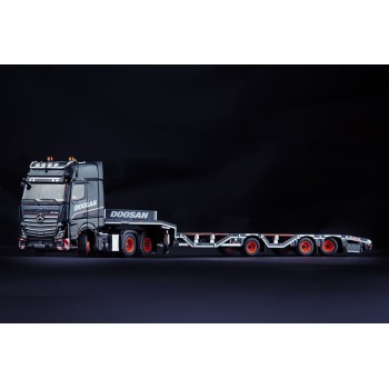 IMC Models 99-10102 Mercedes-Benz Actros 6x4 with Nooteboom OSDS Low Loader - Doosan - 1:50
