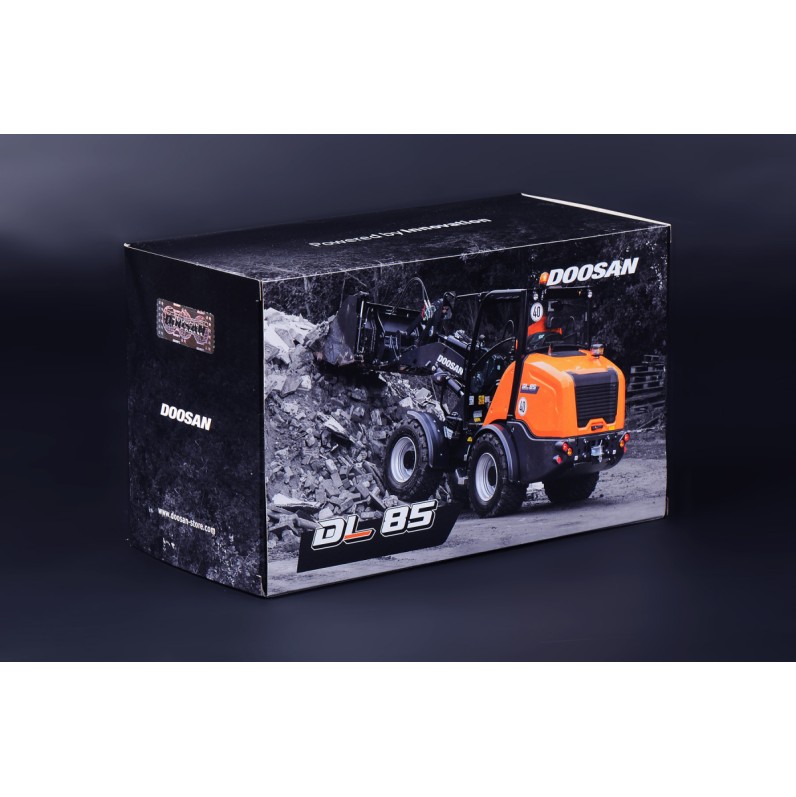 IMC Models 99-10103 Doosan DL 85 Wheel Loader 1:32  !!! Box Squeeze Reduced !!!