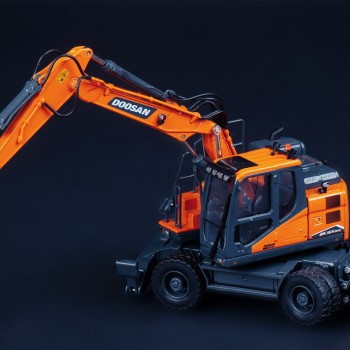 IMC Models 99-10106 Doosan DX 165-WR Wheel Excavator Scale 1:50