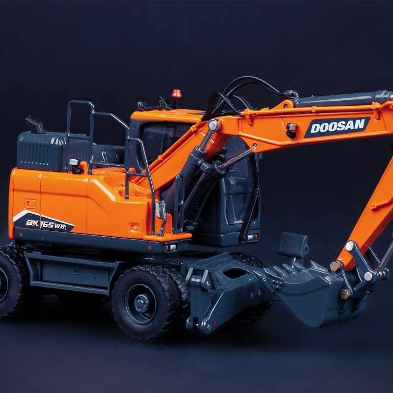 IMC Models 99-10106 Doosan DX 165-WR Wheel Excavator Scale 1:50