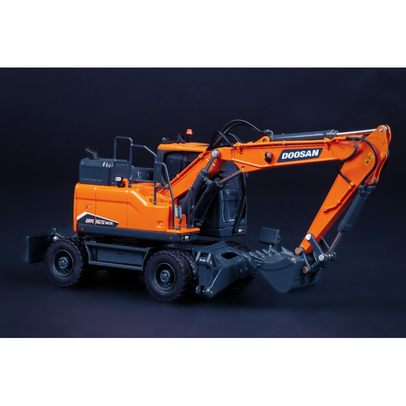 IMC Models 99-10106 Doosan DX 165-WR Wheel Excavator Scale 1:50