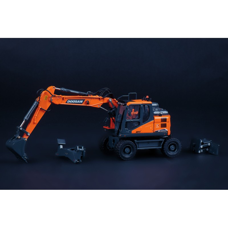 IMC Models 99-10106 Doosan DX 165-WR Wheel Excavator Scale 1:50