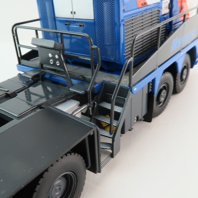 IMC Models Tonkin 31-0008 Nicolas Tractomas Heavy Haulage Tractor Unit 4-axle - Scale 1:50