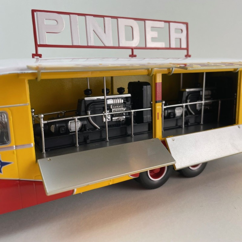 Direkt Collections - 1951 Bernard 28 Electrical Generator Truck Pinder Circus - Scale 1:43