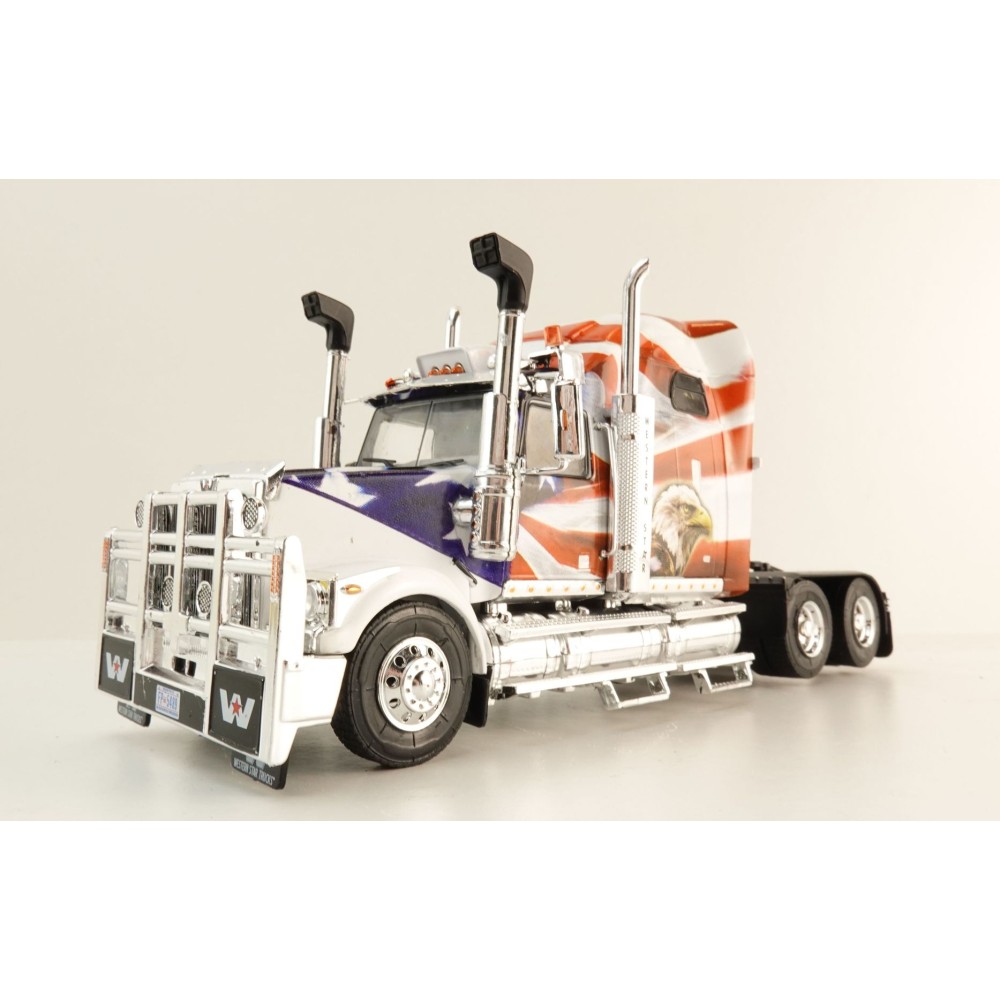 Hachette G1470002 - Western Star 4900 6x4 Truck 2015 American Eagle - Scale 1:43