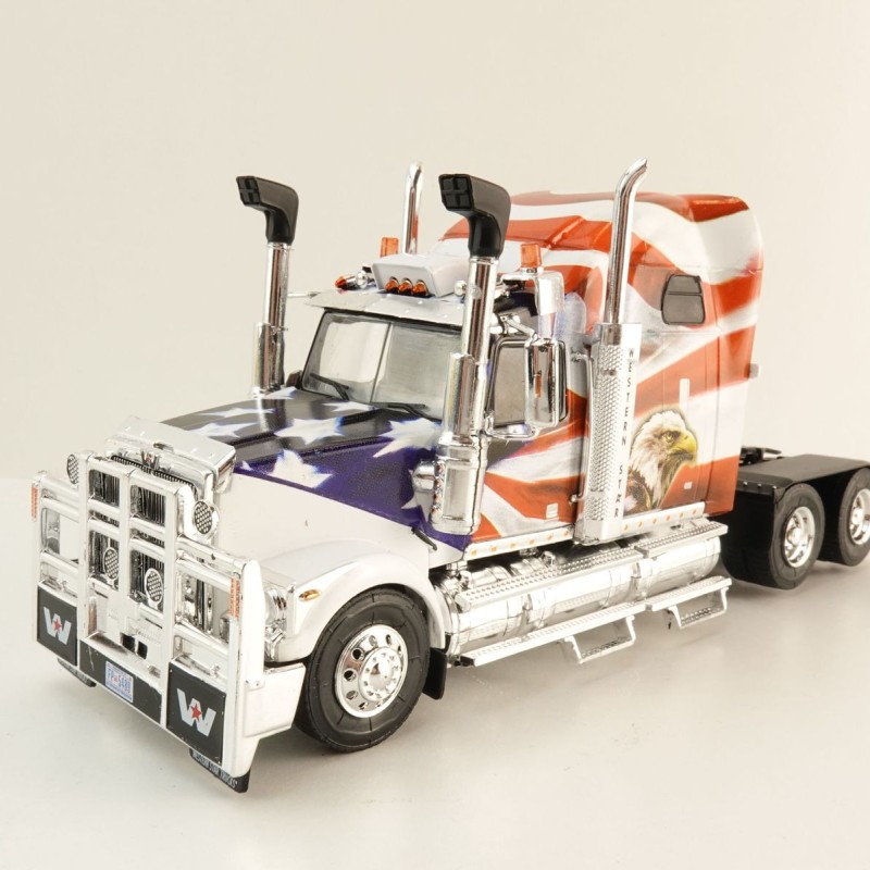 Hachette G1470002 - Western Star 4900 6x4 Truck 2015 American Eagle - Scale 1:43