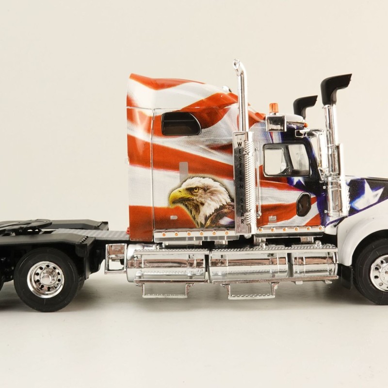 Hachette G1470002 - Western Star 4900 6x4 Truck 2015 American Eagle - Scale 1:43