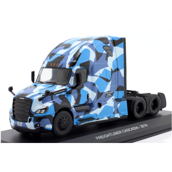 Hachette G1470007 - Freightliner Cascadia 6x4 Truck 2018 Blue Camouflage  - Scale 1:43 