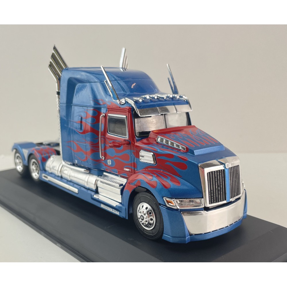 Hachette G1470018 - Western Star 5700 EX 6x4 Truck 2011 Blue Metallic Transformers Decor - Scale 1:43