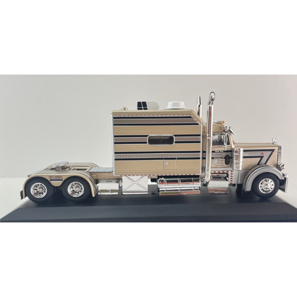 Hachette G1470020 - Peterbilt 379 Custom 6x4 Truck 1985 Beige Grey  - Scale 1:43