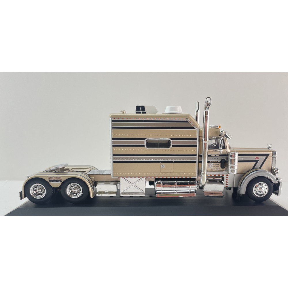 Hachette G1470020 - Peterbilt 379 Custom 6x4 Truck 1985 Beige Grey  - Scale 1:43
