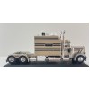 Hachette G1470020 - Peterbilt 379 Custom 6x4 Truck 1985 Beige Grey  - Scale 1:43