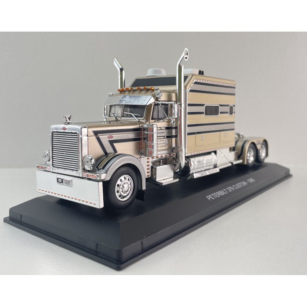 Hachette G1470020 - Peterbilt 379 Custom 6x4 Truck 1985 Beige Grey  - Scale 1:43