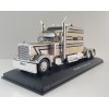 Hachette G1470020 - Peterbilt 379 Custom 6x4 Truck 1985 Beige Grey  - Scale 1:43