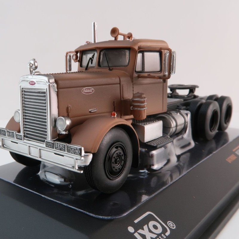 IXO 64TR002 - Peterbilt 281 Rusty Version 1955 Prime Mover 6x4 - Duel Movie - Scale 1:64