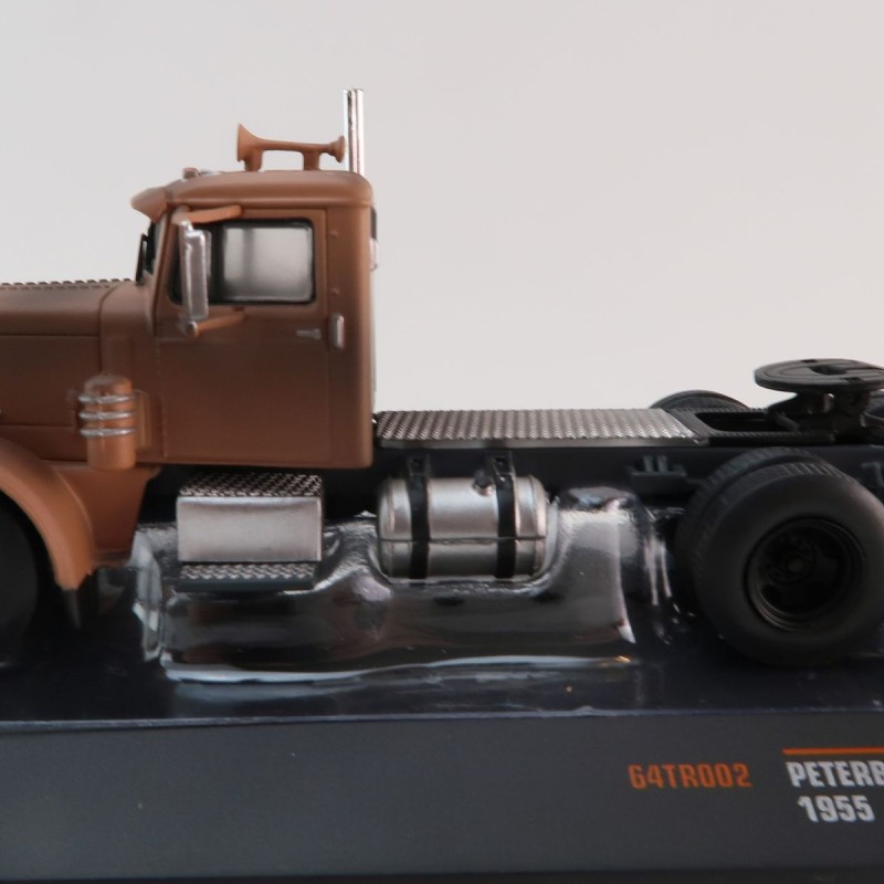 IXO 64TR002 - Peterbilt 281 Rusty Version 1955 Prime Mover 6x4 - Duel Movie - Scale 1:64