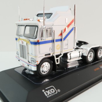 IXO 64TR005 - Kenworth K100 Aerodyne 1976 Prime Mover 6x4 - VIT200 Bicentennial - Scale 1:64