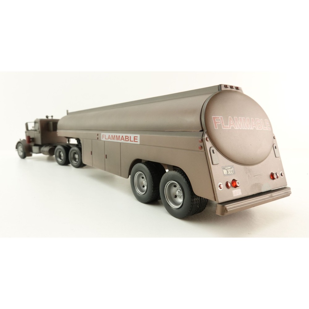 IXO IXOTTR038.22 - 1955 Peterbilt 281 6x4 Truck with 2-axle Tanker Trailer Rust Duel Movie - Scale 1:43