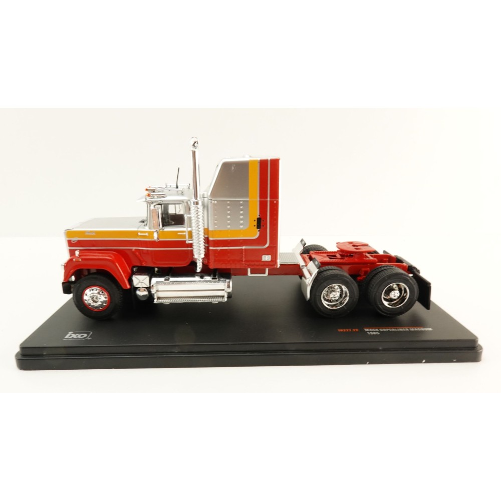 IXO TR187.22 - 1985 Mack Superliner Magnum 6x4 Prime Mover Silver / Red PAINT ISSUE - Scale 1:43