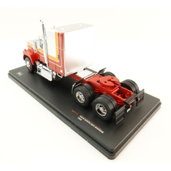 IXO TR187.22 - 1985 Mack Superliner Magnum 6x4 Prime Mover Silver / Red PAINT ISSUE - Scale 1:43