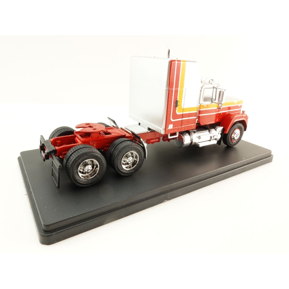 IXO TR187.22 - 1985 Mack Superliner Magnum 6x4 Prime Mover Silver / Red PAINT ISSUE - Scale 1:43
