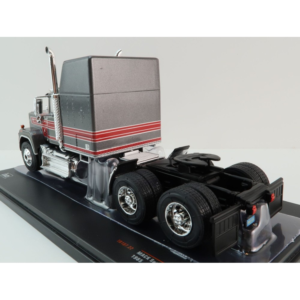 IXO TR187.22 - 1985 Mack Superliner Magnum 6x4 Prime Moverr Grey / Red - Scale 1:43