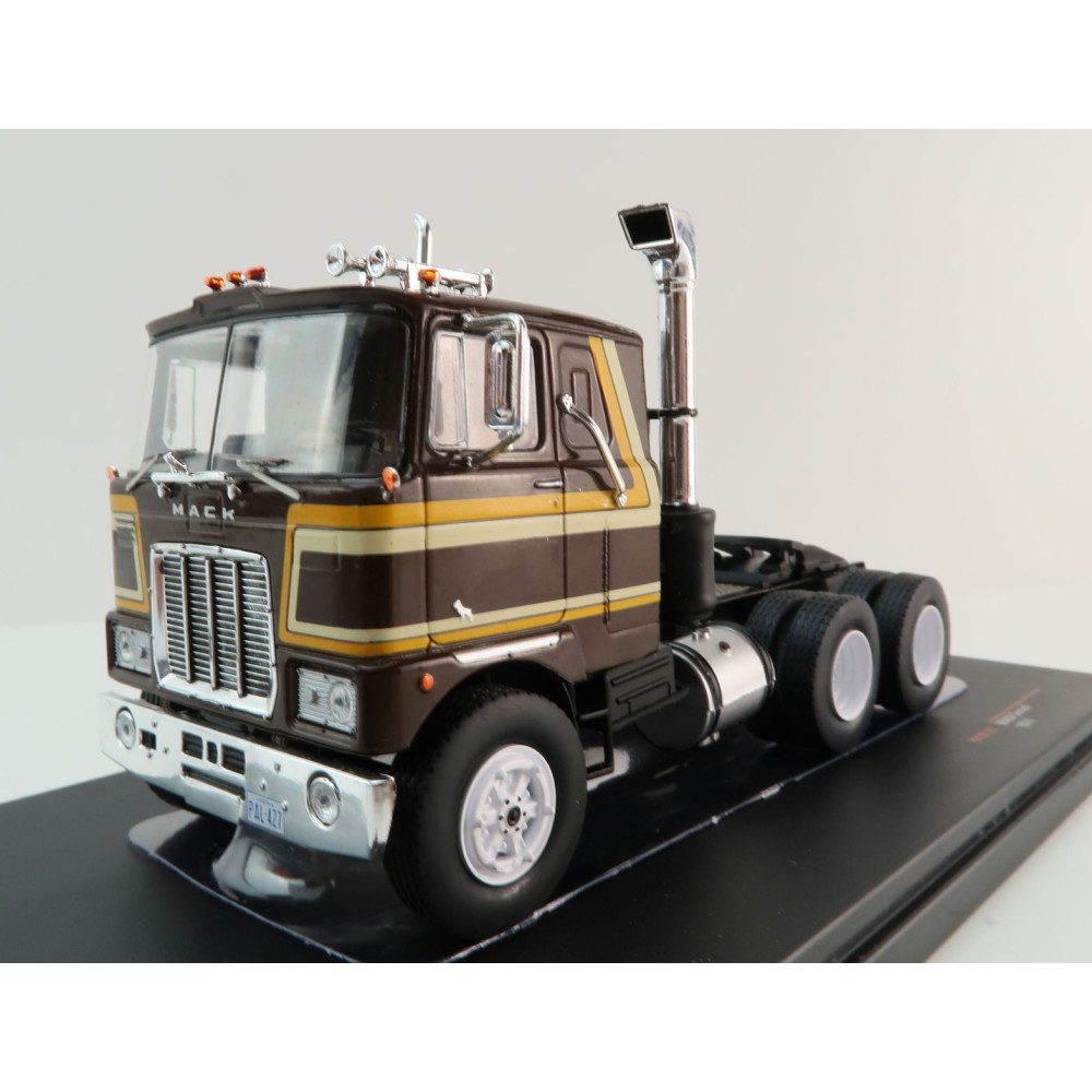 IXO TR191.22 - 1977 Mack F700 6x4 Prime Mover Brown - Scale 1:43