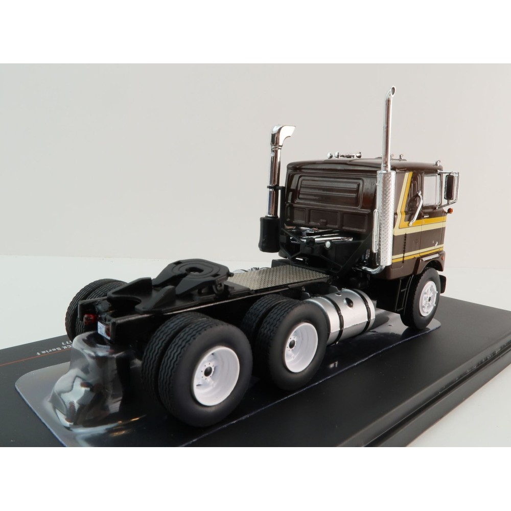 IXO TR191.22 - 1977 Mack F700 6x4 Prime Mover Brown - Scale 1:43