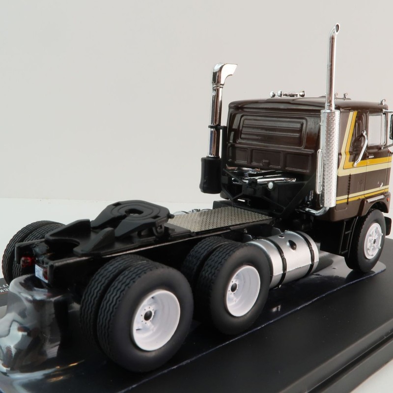 IXO TR191.22 - 1977 Mack F700 6x4 Prime Mover Brown - Scale 1:43